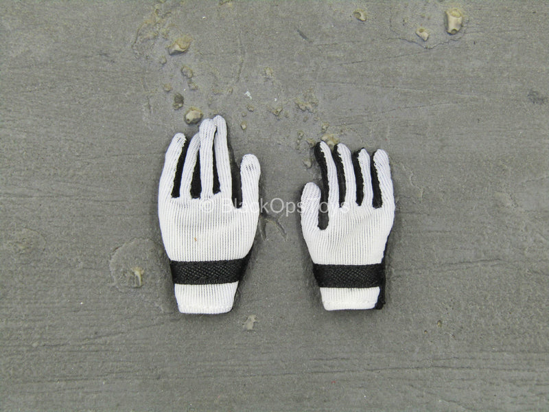 Load image into Gallery viewer, Black &amp; White Female Gloves
