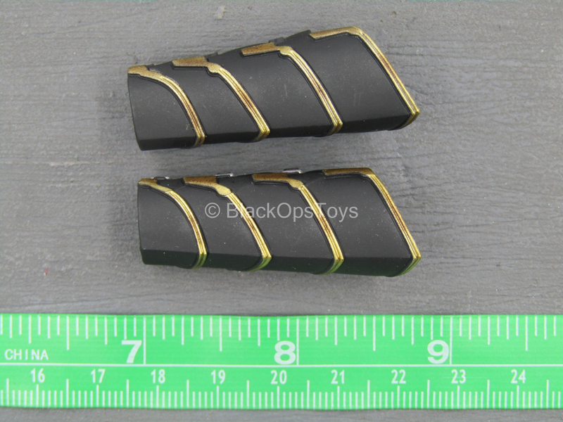 Load image into Gallery viewer, Endgame - Hawkeye - Black &amp; Gold Like Wrist Gauntlets
