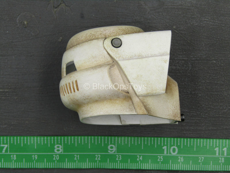 Load image into Gallery viewer, The Mandalorian - Scout Trooper - Weathered Helmeted Head Sculpt
