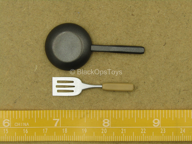 Load image into Gallery viewer, 1/12 - Holiday Gomez - Pan &amp; Spatula
