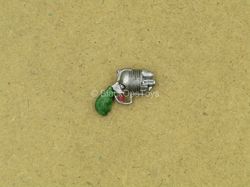Load image into Gallery viewer, 1/12 - Holiday Gomez - Futuristic Blaster Pistol
