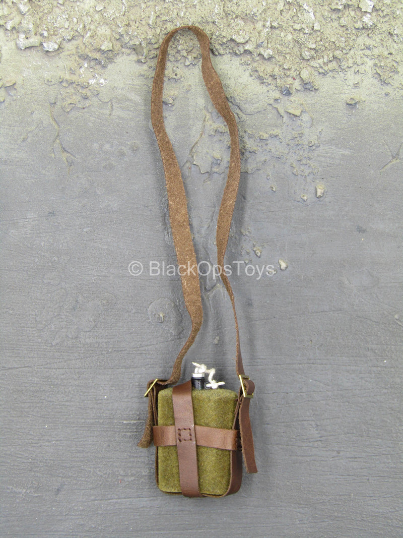 Load image into Gallery viewer, WWI - British Colonel Mackenzie - Canteen w/Leather Strap
