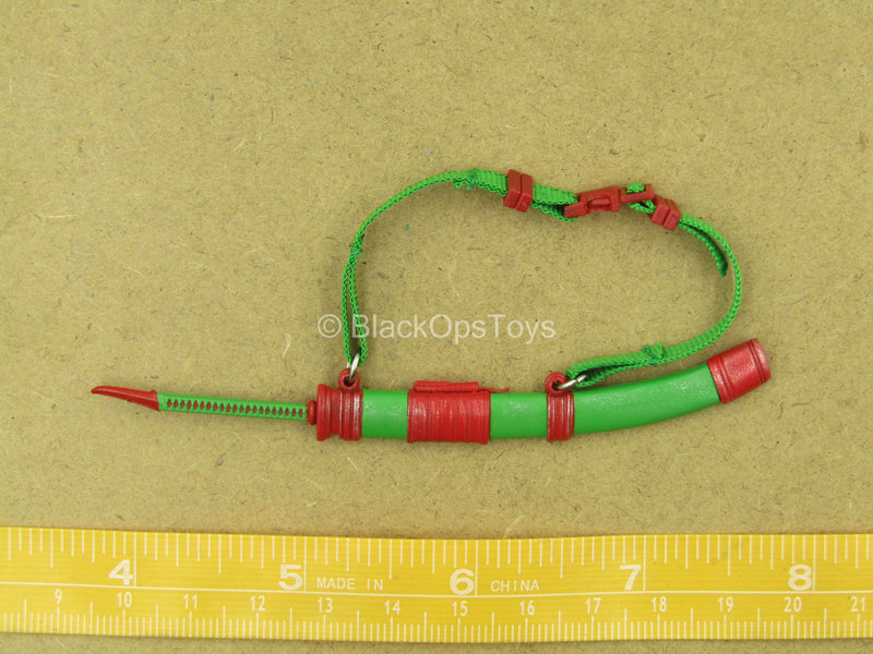 Load image into Gallery viewer, 1/12 - Holiday Gomez - Green &amp; Red Katana w/Sheath
