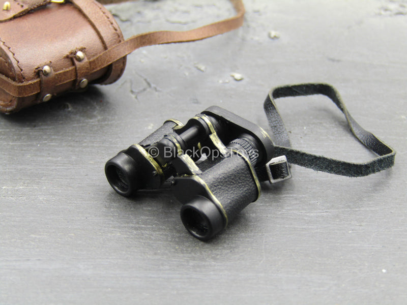 Load image into Gallery viewer, WWI - British Colonel Mackenzie - Binoculars w/Leather Case
