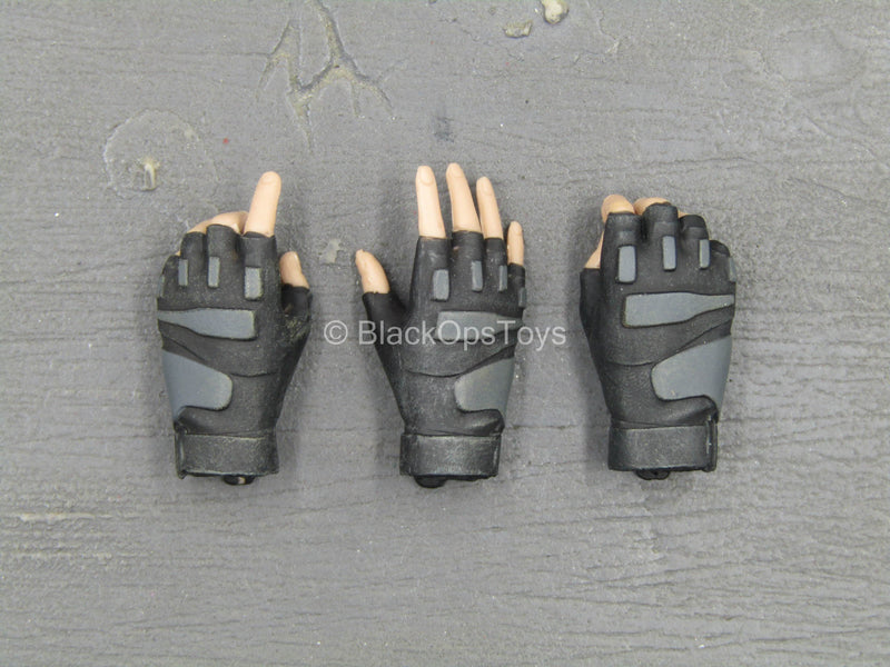 Load image into Gallery viewer, Valentine - Female Gloved Hand Set Type 2 (x3)
