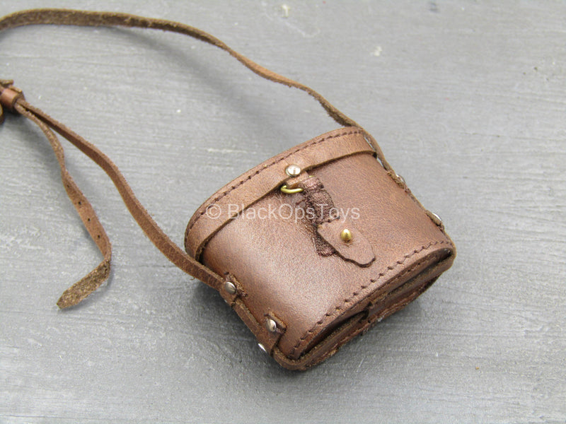 Load image into Gallery viewer, WWI - British Colonel Mackenzie - Binoculars w/Leather Case
