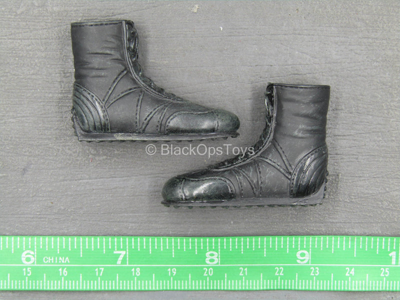 Load image into Gallery viewer, Harry Potter - Cedric Diggory - Black Boots (Peg Type)
