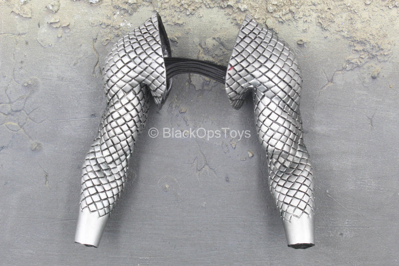 Load image into Gallery viewer, The Avengers - Thor - Silver Like Arm Armor
