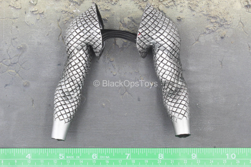 Load image into Gallery viewer, The Avengers - Thor - Silver Like Arm Armor
