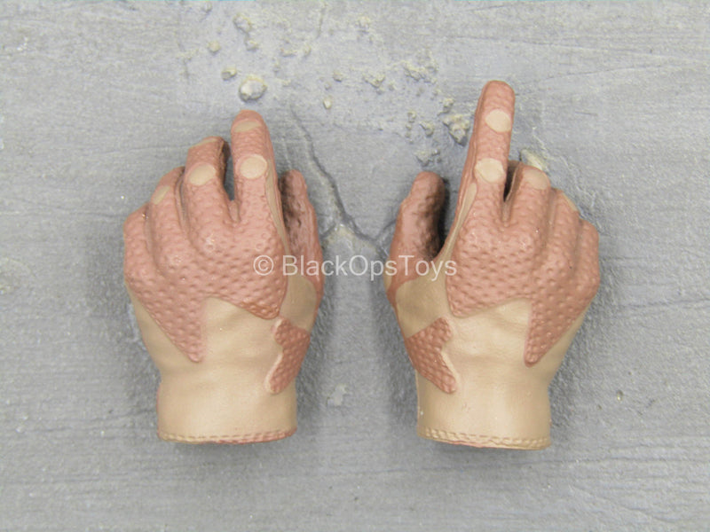 Load image into Gallery viewer, HAND - Brown &amp; Tan Right Trigger Gloved Hand Set
