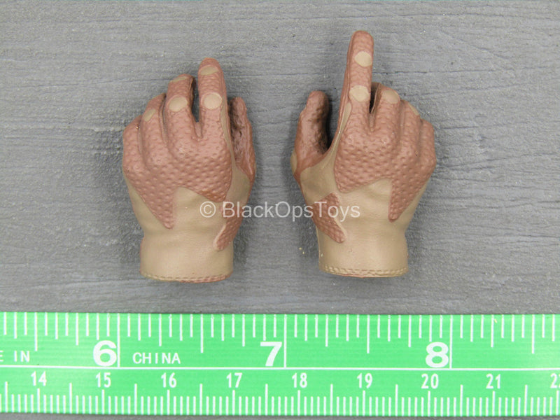 Load image into Gallery viewer, HAND - Brown &amp; Tan Right Trigger Gloved Hand Set
