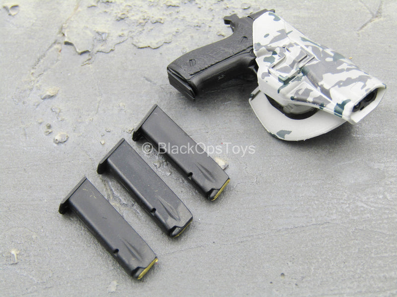 Load image into Gallery viewer, US Winter Combat Training - SIG P226 Pistol w/White Camo Holster
