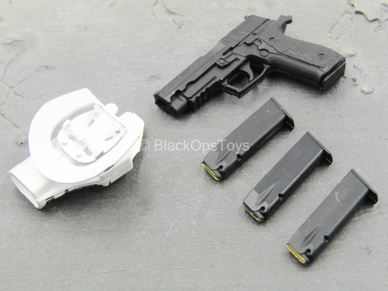 Load image into Gallery viewer, US Winter Combat Training - SIG P226 Pistol w/White Camo Holster
