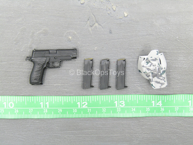 Load image into Gallery viewer, US Winter Combat Training - SIG P226 Pistol w/White Camo Holster
