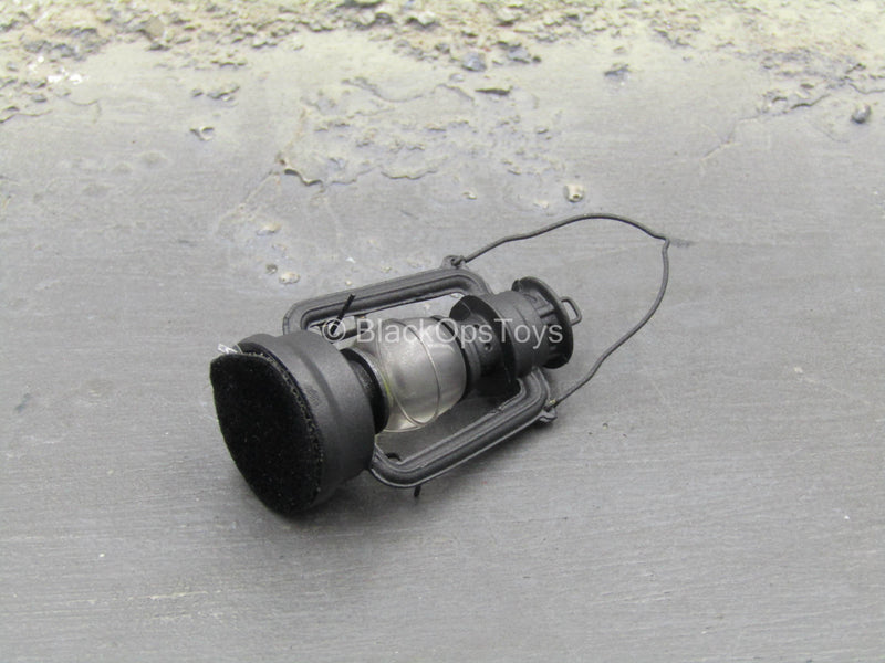 Load image into Gallery viewer, WWI - War Desk - Metal Light Up Kerosene Lamp
