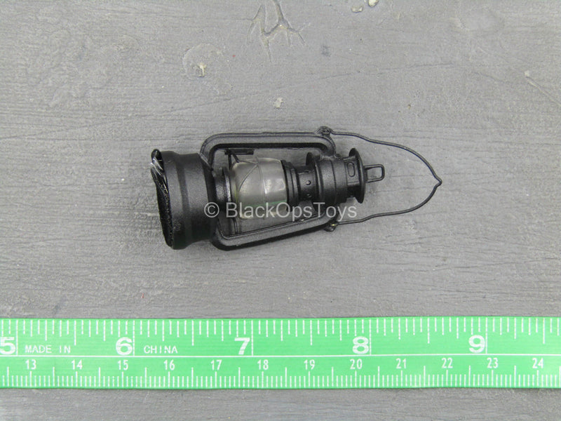 Load image into Gallery viewer, WWI - War Desk - Metal Light Up Kerosene Lamp
