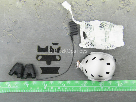 US Winter Combat Training - White Helmet w/Balaclava & GPNVG Set