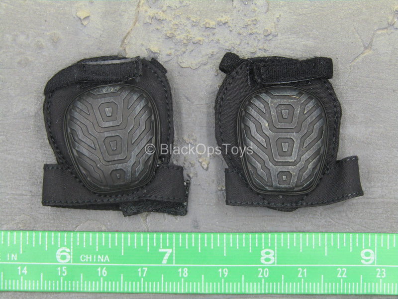 Load image into Gallery viewer, Enforcer Corps - Yuri - Weathered Black Knee Pads
