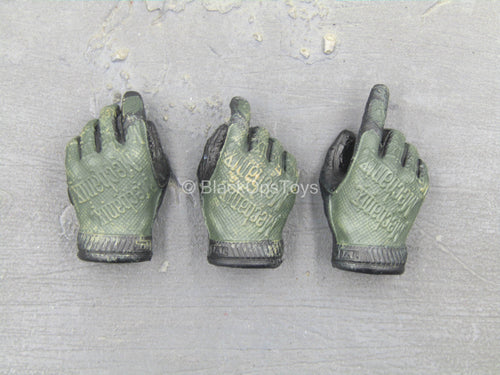 Enforcer Corps - Yuri - Male Weathered Gloved Hand Set (x3)