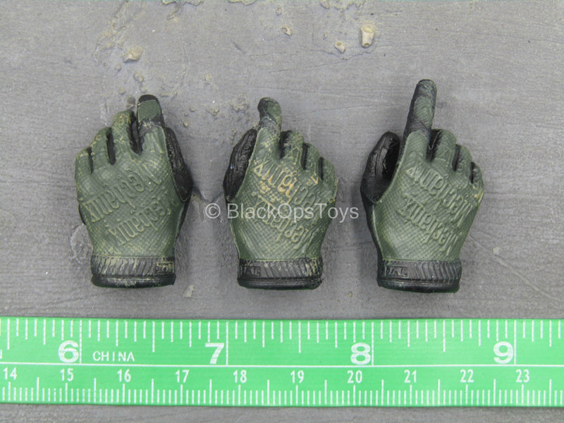 Load image into Gallery viewer, Enforcer Corps - Yuri - Male Weathered Gloved Hand Set (x3)
