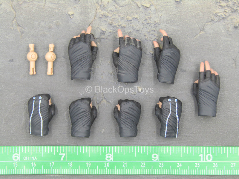 Load image into Gallery viewer, The Avengers - Black Widow - Female Gloved Hand Set
