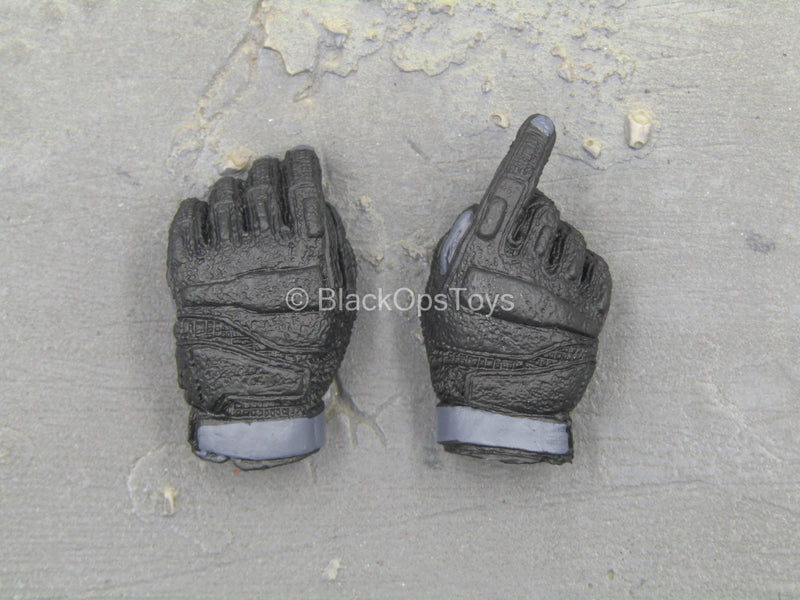 Load image into Gallery viewer, No Time To Spy Stalker - Male Black Gloved Hand Set
