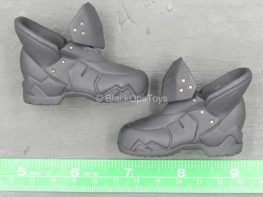 Large Black Boots (Peg Type)