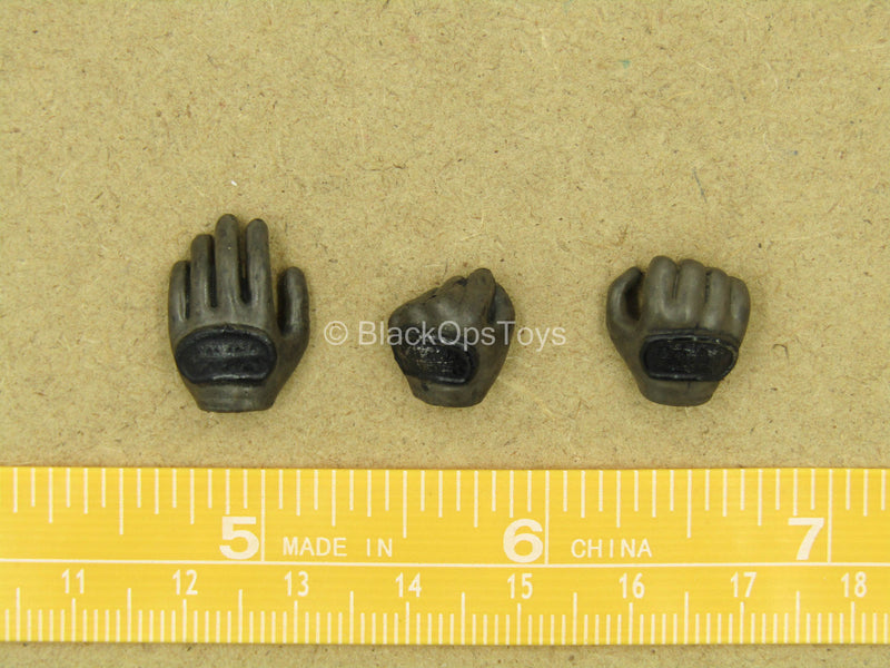 Load image into Gallery viewer, 1/12 - League Of Shadows - Brown Armored Gloved Hands (Type 2)

