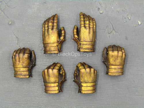 Saintless Knight Gold Ver - Gold Like Female Armored Gloved Hand Set