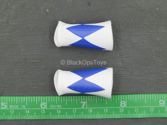 Power Rangers - Blue Ranger - White & Blue Wrist Gauntlets