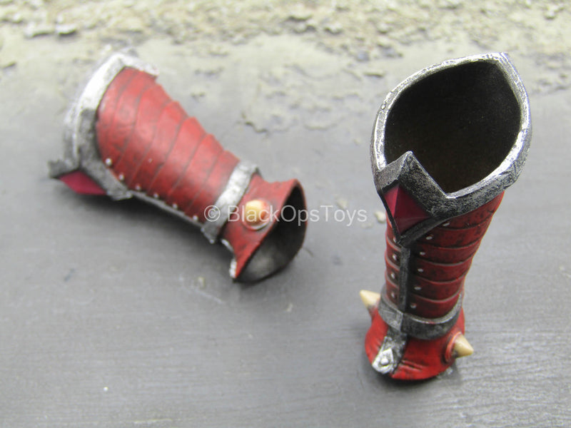 Load image into Gallery viewer, WoW - Orc Female Assassin - Shin Armor
