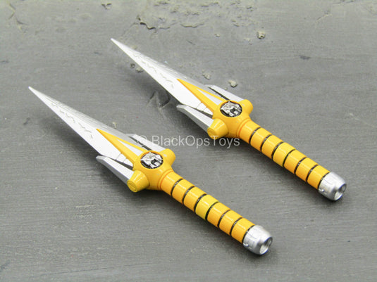 Yellow Ranger Weppons Power Rangers - Yellow Ranger - Daggers – BlackOpsToys