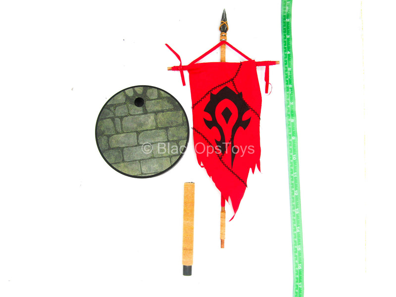 Load image into Gallery viewer, WoW - Orc Female Assassin - Base Figure Stand w/Battle Flag
