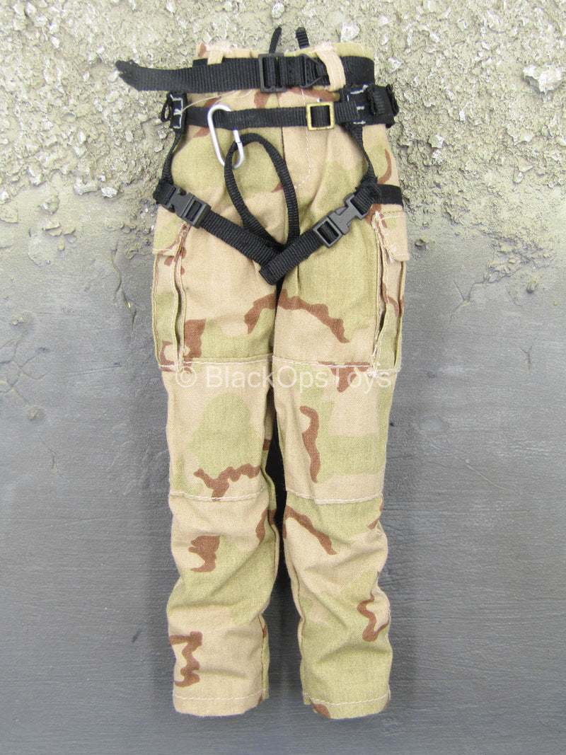 Load image into Gallery viewer, US Army Ranger USAF PJ - 3C Desert Camo Combat Uniform w/Harness
