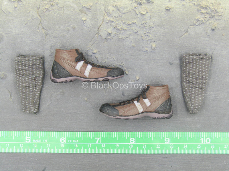 Load image into Gallery viewer, The Dark Knight - The Joker - Brown Boots (Peg Type) w/Socks
