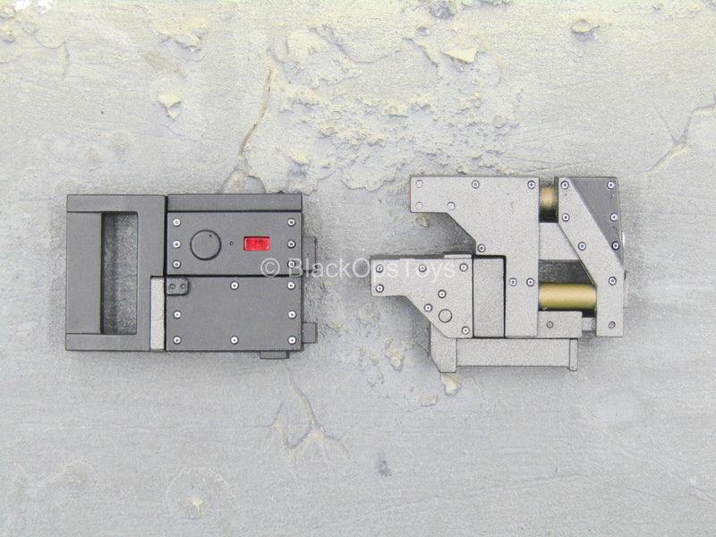 Load image into Gallery viewer, The Dark Knight - Batman - Transformable Sticky Bomb Gun
