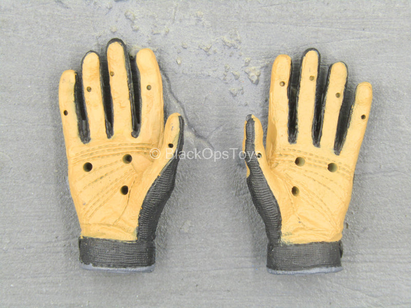 Load image into Gallery viewer, U.S. Navy Seal Team 3 - Gloved Hand Set (x2)

