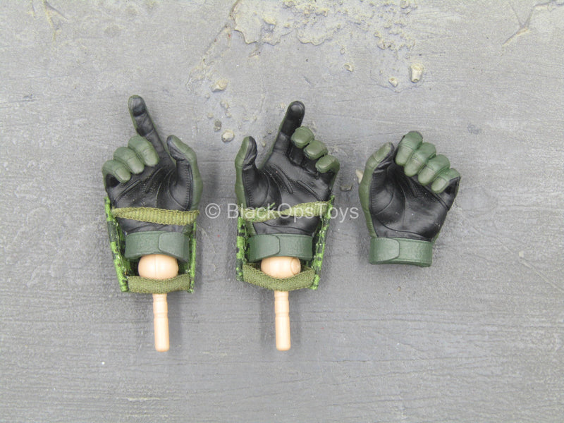 Load image into Gallery viewer, Russian Sniper - Green Gloved Hand Set w/EMR Camo Hand Covers
