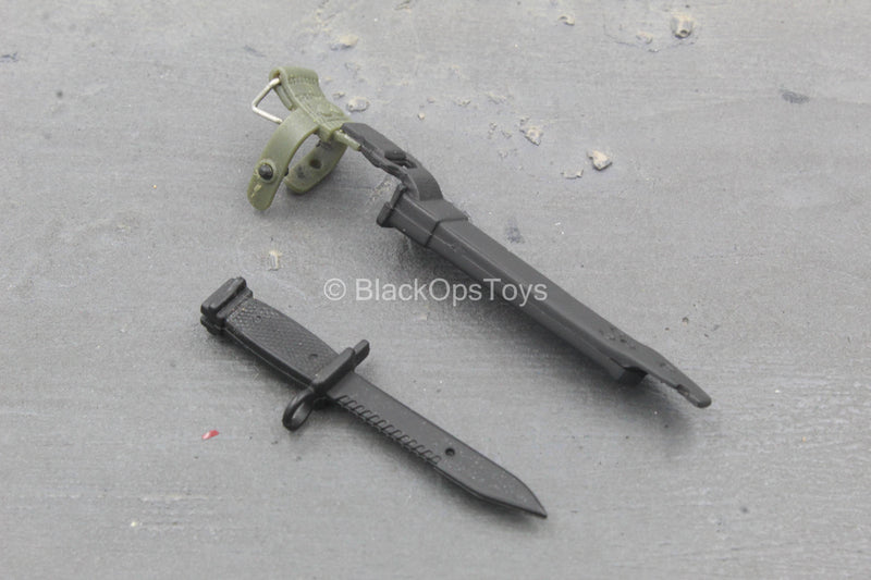 Load image into Gallery viewer, JGSDF Motorcycle Recon Woman - Black Combat Knife w/Sheath
