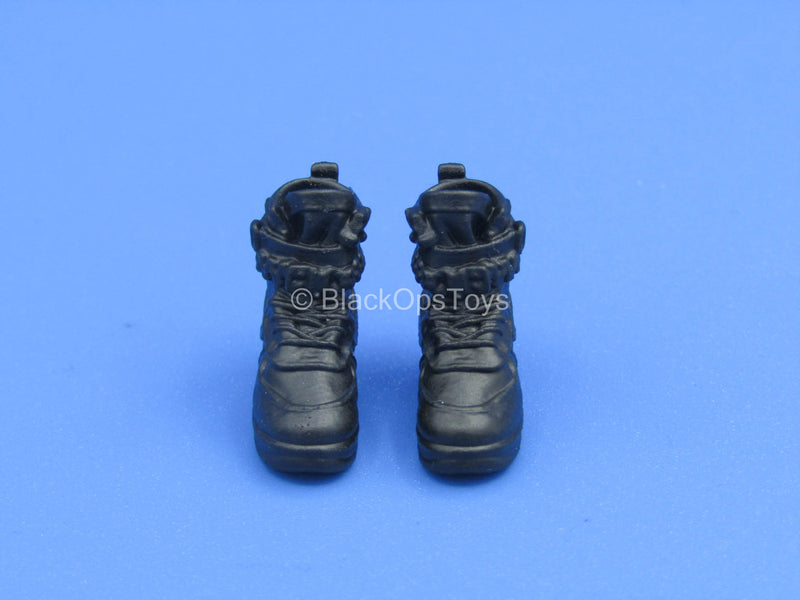 Load image into Gallery viewer, 1/12 - Custom - Female Black Combat Shoes (Peg Type)
