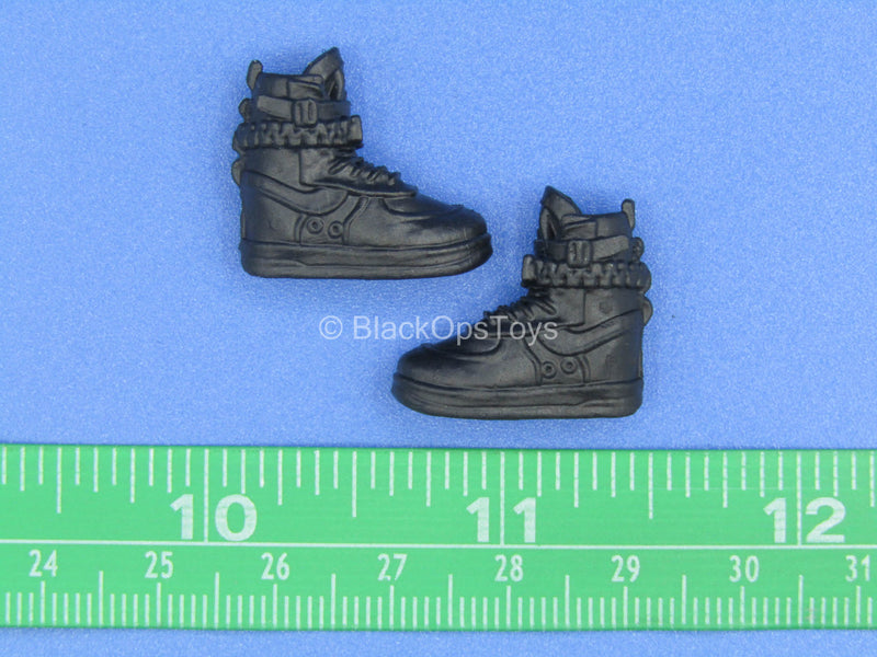 Load image into Gallery viewer, 1/12 - Custom - Female Black Combat Shoes (Peg Type)
