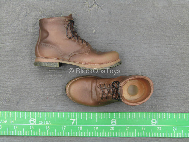 Load image into Gallery viewer, Terminator T-800 - Brown Boots (Peg Type)
