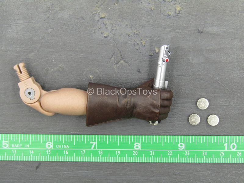 Load image into Gallery viewer, STAR WARS - Luke Skywalker - Right Arm w/Light Up Lightsaber Hilt

