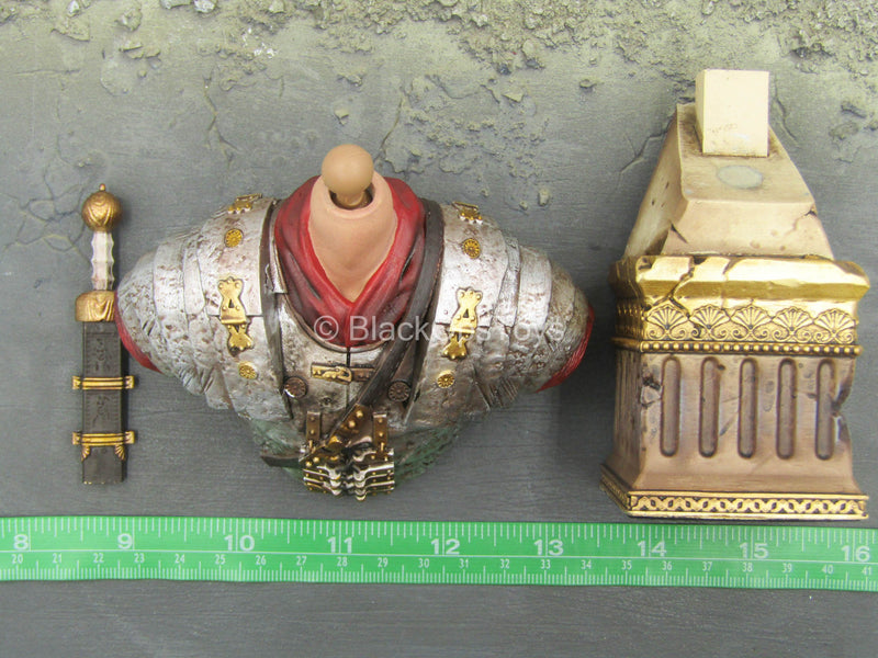 Load image into Gallery viewer, Rome Fifty Captain - Deluxe Edition - Bust Diorama Of Armor &amp; Sword
