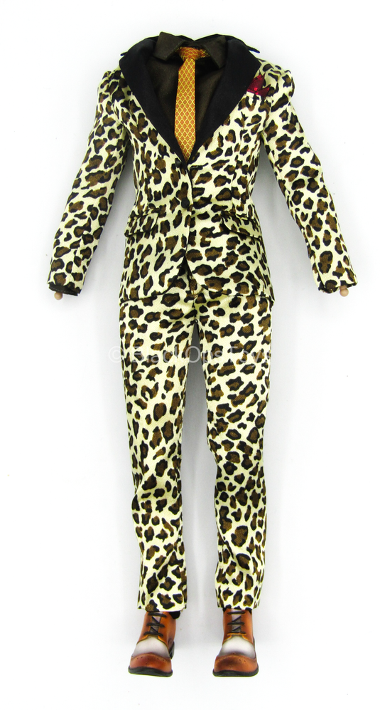 Club 3 - Peak Chen - Male Body w/Cheetah Like Suit & Shoes