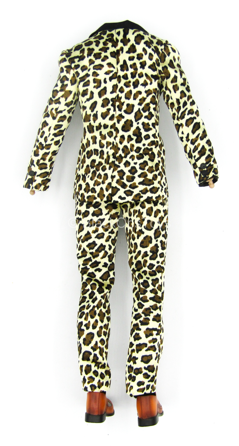 Load image into Gallery viewer, Club 3 - Peak Chen - Male Body w/Cheetah Like Suit &amp; Shoes
