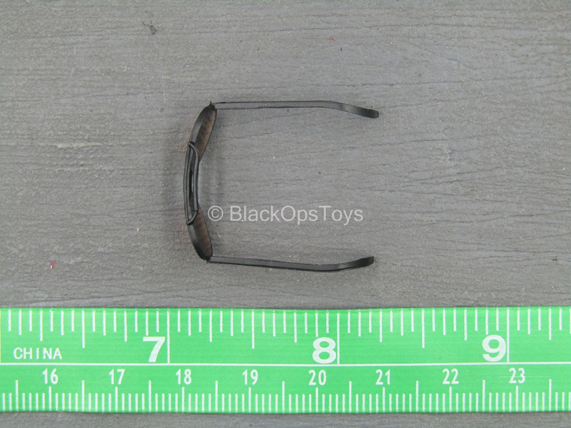 Load image into Gallery viewer, Club 3 - Peak Chen - Black Sunglasses
