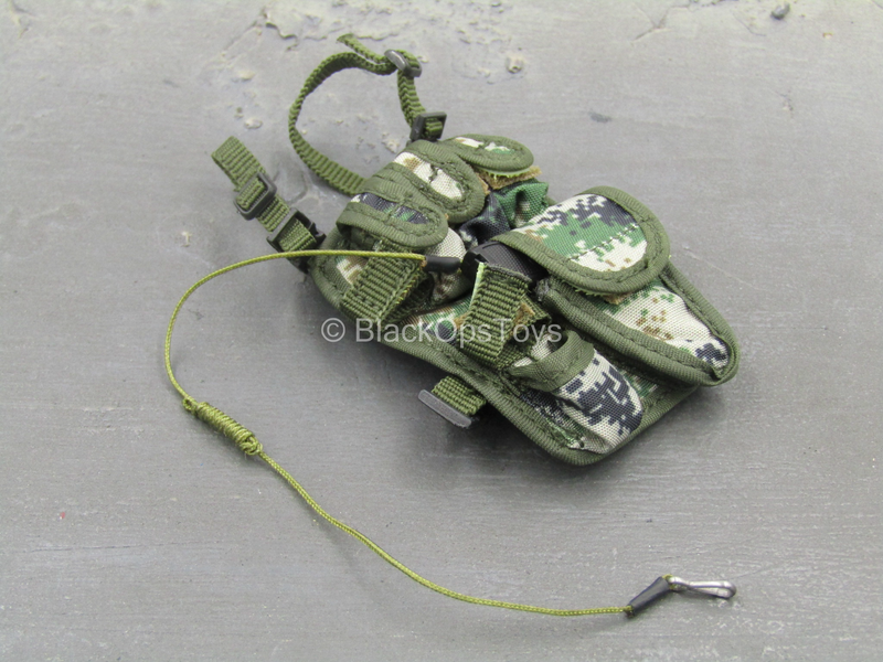 Load image into Gallery viewer, PLA UN Peacekeeper - QSZ-92 Pistol w/Holster
