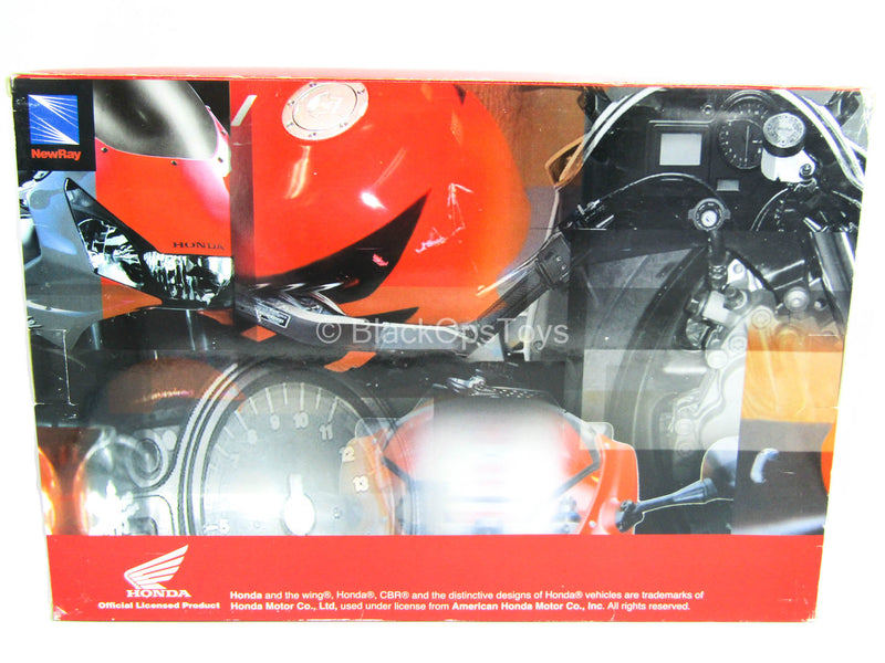 Load image into Gallery viewer, Red Die Cast Honda CBR 929RR - MINT IN BOX
