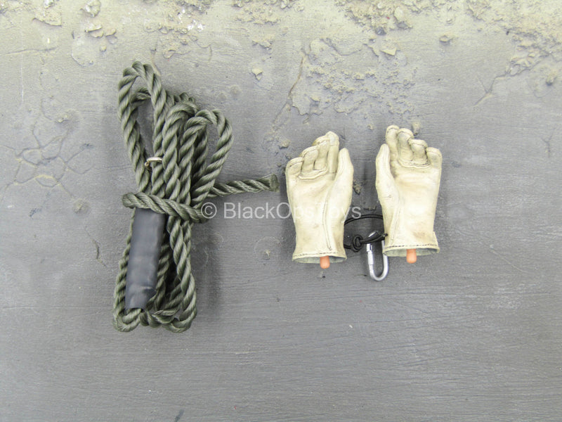 Load image into Gallery viewer, US Air Force Combat Controller - Gloved Hand Set w/Coiled Rope
